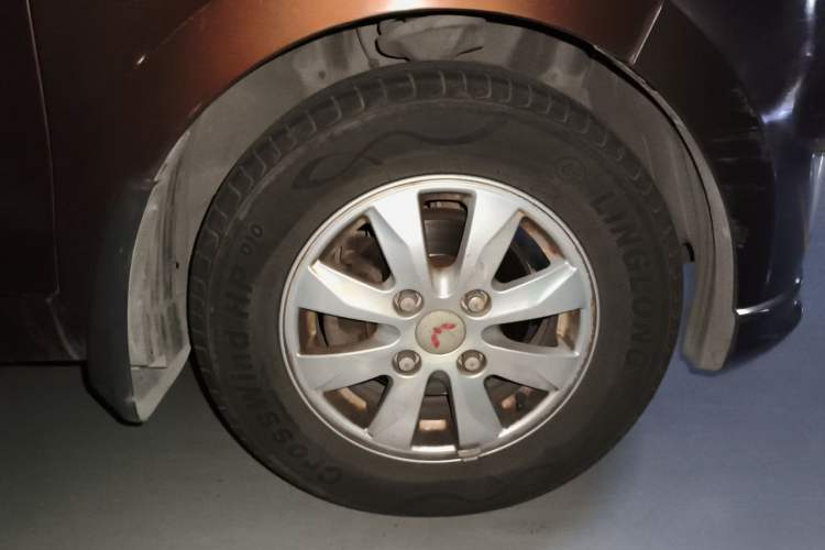 Used Wuling Hongguang 2015 1.5L S Basic Version China V Standard Right Front Wheel Hub
