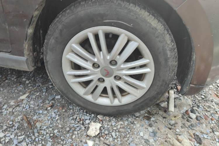 Used Wuling Hongguang 2015 1.5L S1 Comfort China V Standard Right Front Wheel Hub
