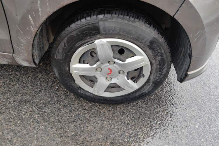 Used Wuling Hongguang 2015 1.2L S Base Model China V Standard Right Front Wheel Hub