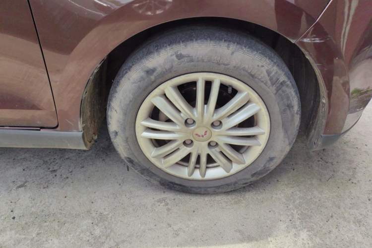 Used Wuling Hongguang 2015 1.5L S1 Comfort China V Standard Right Front Wheel Hub
