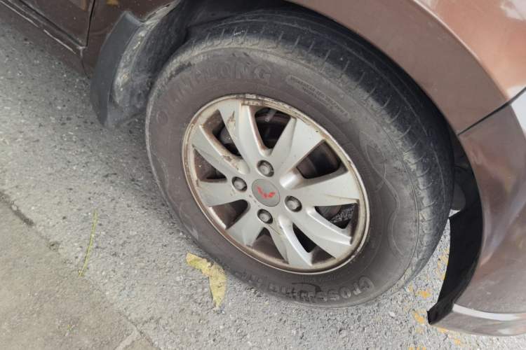 Used Wuling Hongguang 2015 1.5L S Basic Version China V Standard Right Front Wheel Hub