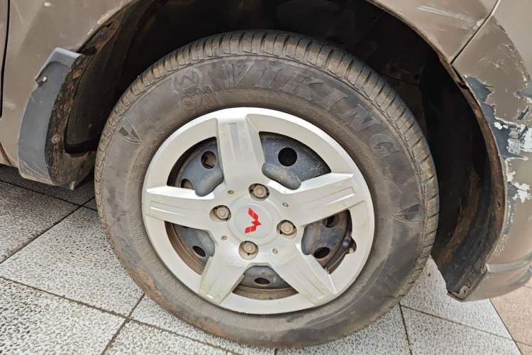 Used Wuling Hongguang 2015 1.2L S Base Model China V Standard Right Front Wheel Hub