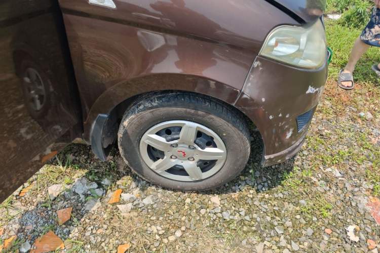 Used Wuling Hongguang 2015 1.2L S Base Model China V Standard Right Front Wheel Hub