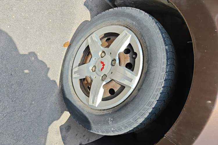 Used Wuling Hongguang 2015 1.2L S Base Model China IV Right Front Wheel Hub