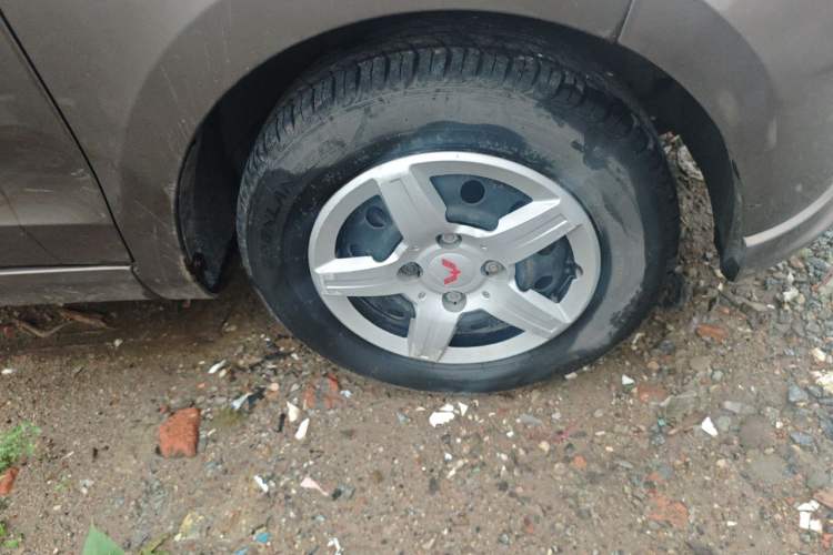 Used Wuling Hongguang 2015 1.5L S Basic Version China V Standard Right Front Wheel Hub