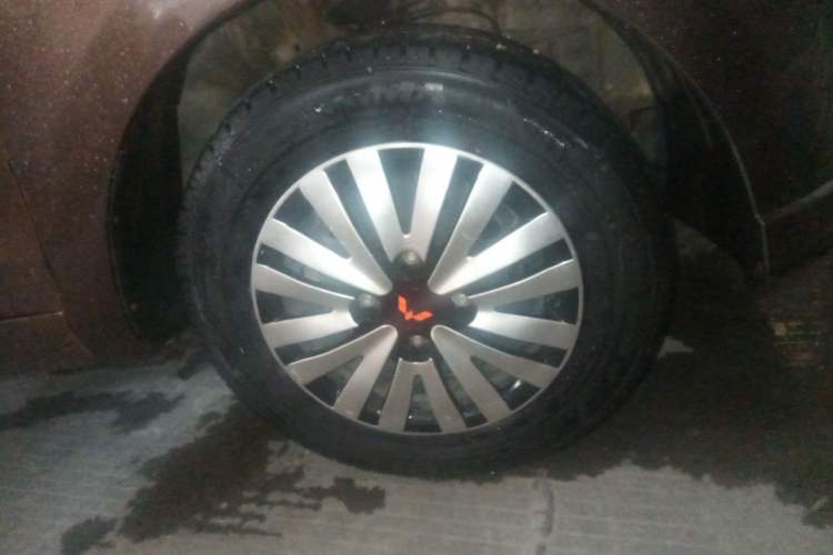 Used Wuling Hongguang 2015 1.5L S Basic Version China V Standard Right Front Wheel Hub