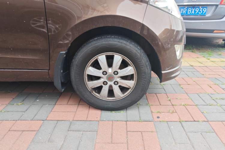Used Wuling Hongguang 2015 1.5L S Basic Version China V Standard Right Front Wheel Hub