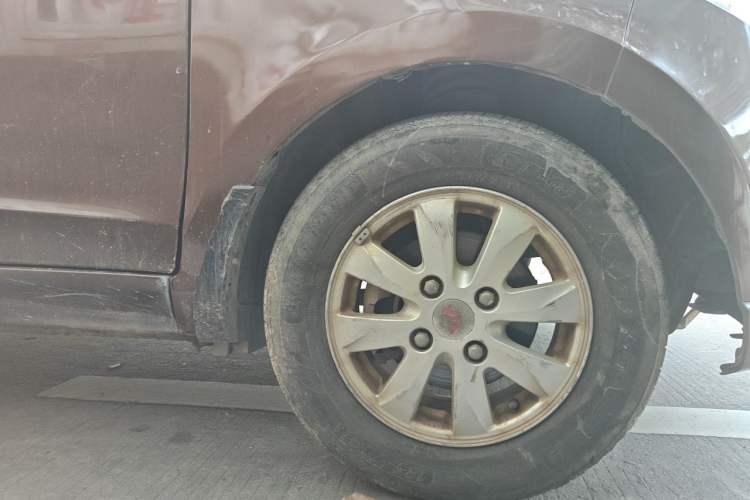 Used Wuling Hongguang 2015 1.5L S1 Standard China V-Emission Standards Right Front Wheel Hub