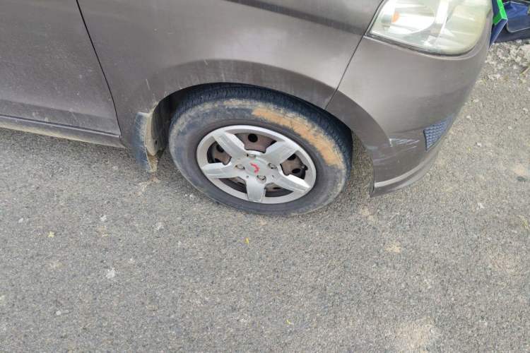 Used Wuling Hongguang 2015 1.5L S Basic Version China V Standard Right Front Wheel Hub