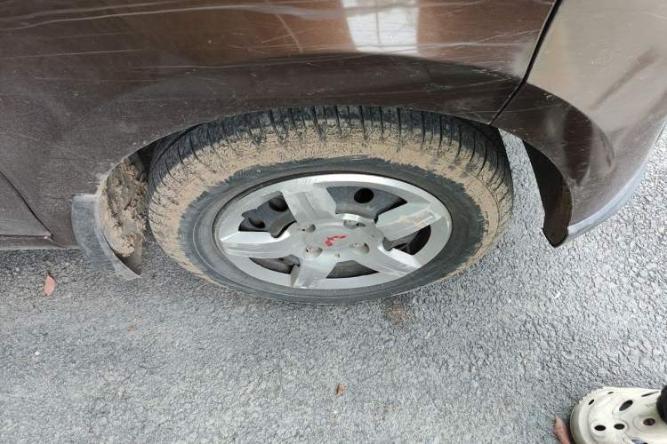 Used Wuling Hongguang 2015 1.2L S Base Model China V Standard Right Front Wheel Hub