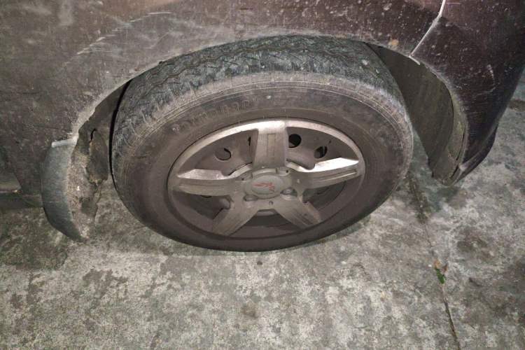 Used Wuling Hongguang 2015 1.2L S Base Model China V Standard Right Front Wheel Hub