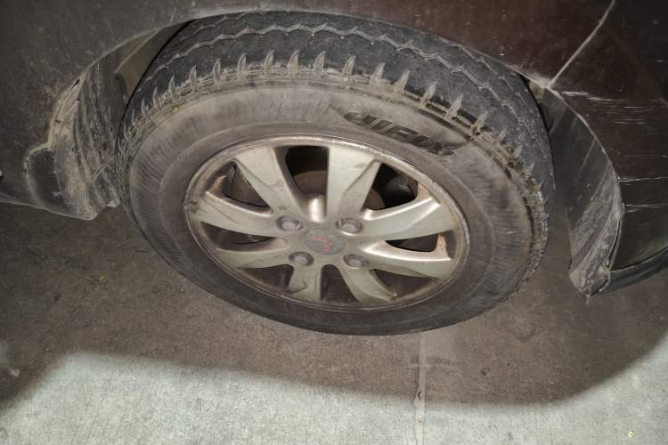 Used Wuling Hongguang 2015 1.5L S Basic Version China V Standard Right Front Wheel Hub