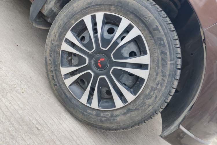 Used Wuling Hongguang 2015 1.5L S Basic Version China V Standard Right Front Wheel Hub