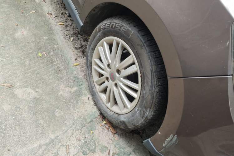 Used Wuling Hongguang 2015 1.5L S1 Luxury National Emission Standard V Right Front Wheel Hub
