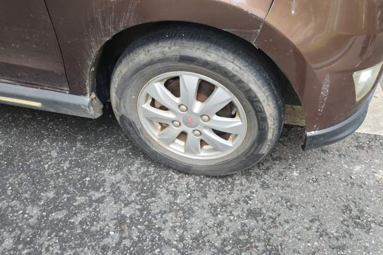 Used Wuling Hongguang 2015 1.5L S Basic Version China V Standard Right Front Wheel Hub
