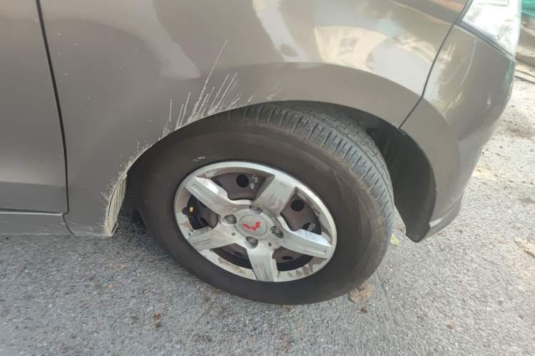 Used Wuling Hongguang 2015 1.5L S Basic Version China V Standard Right Front Wheel Hub