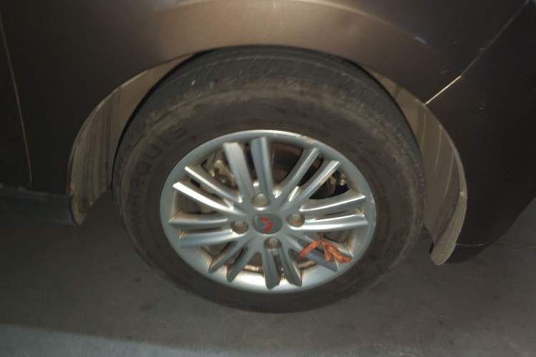 Used Wuling Hongguang 2015 1.5L S1 Standard China V-Emission Standards Right Front Wheel Hub