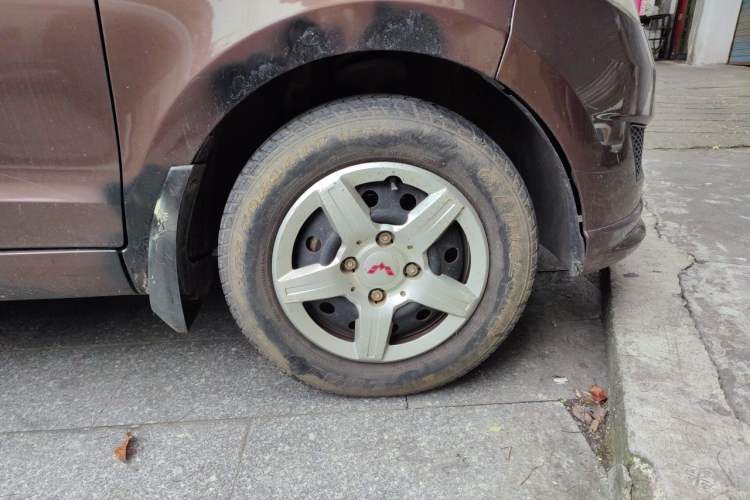 Used Wuling Hongguang 2015 1.2L S Base Model China IV Right Front Wheel Hub
