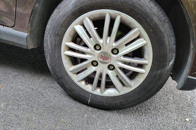 Used Wuling Hongguang 2015 1.5L S1 Luxury National Emission Standard V Right Front Wheel Hub