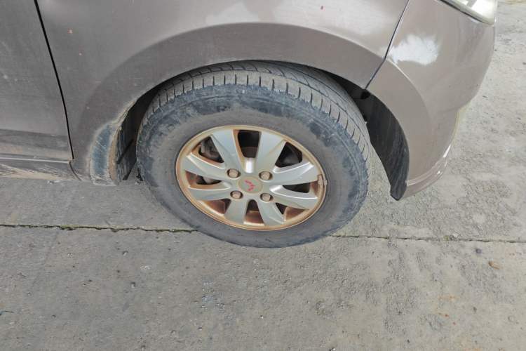 Used Wuling Hongguang 2015 1.5L S Basic Version China V Standard Right Front Wheel Hub