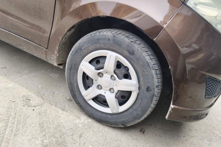Used Wuling Hongguang 2015 1.2L S Base Model China V Standard Right Front Wheel Hub