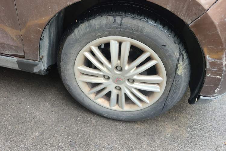Used Wuling Hongguang 2015 1.5L S1 Luxury National Emission Standard V Right Front Wheel Hub