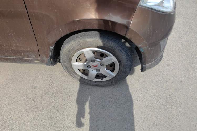 Used Wuling Hongguang 2015 1.2L S Base Model China V Standard Right Front Wheel Hub