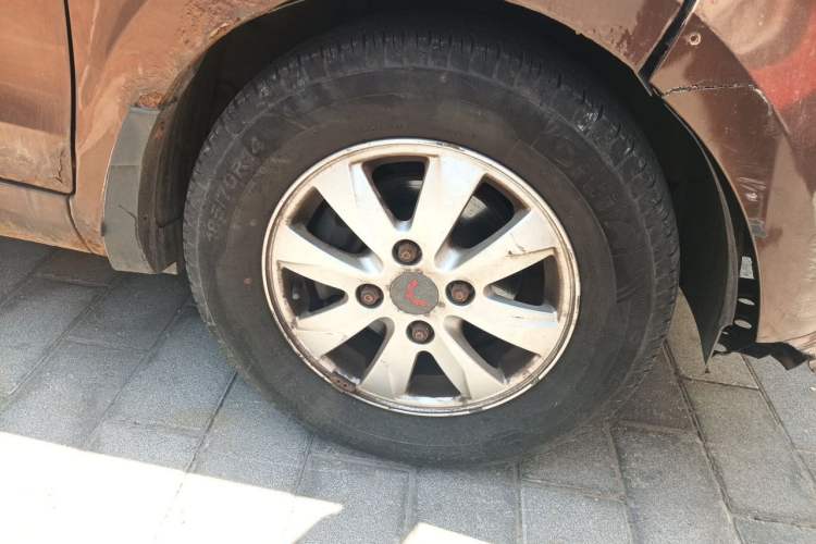 Used Wuling Hongguang 2015 1.5L S Base Model China IV Right Front Wheel Hub