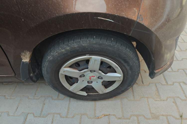 Used Wuling Hongguang 2015 1.2L S Base Model China V Standard Right Front Wheel Hub
