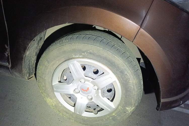 Used Wuling Hongguang 2015 1.2L S Base Model China V Standard Right Front Wheel Hub