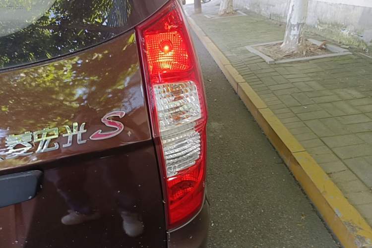 Used Wuling Hongguang 2015 1.5L S Base Model China IV Right Rear Taillight
