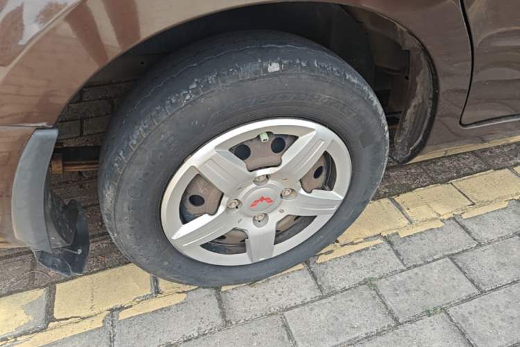 Used Wuling Hongguang 2015 1.2L S Base Model China V Standard Right Rear Wheel Hub
