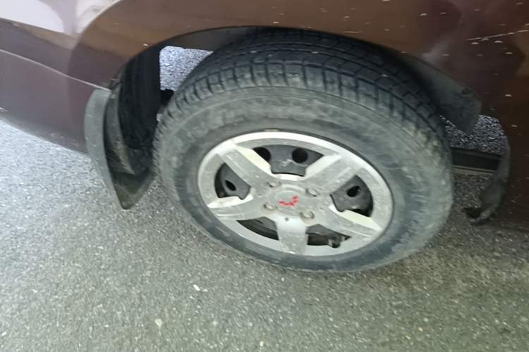 Used Wuling Hongguang 2015 1.5L S Base Model China IV Right Rear Wheel Hub