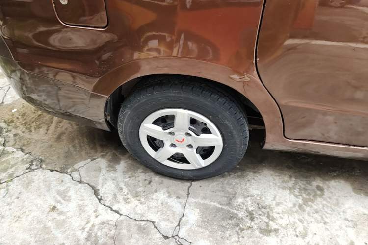 Used Wuling Hongguang 2015 1.5L S Base Model China IV Right Rear Wheel Hub