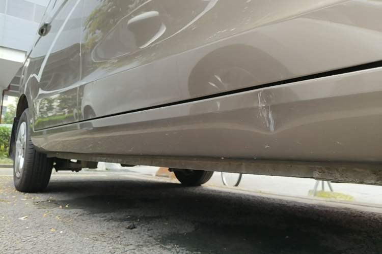 Used Wuling Hongguang 2015 1.2L S Base Model China V Standard Right Side Sill