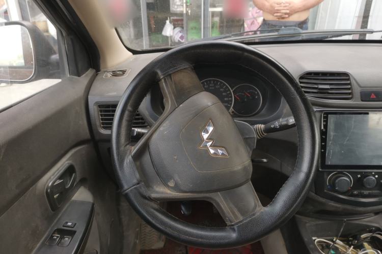 Used Wuling Hongguang 2015 1.2L S Base Model China IV Steering Wheel