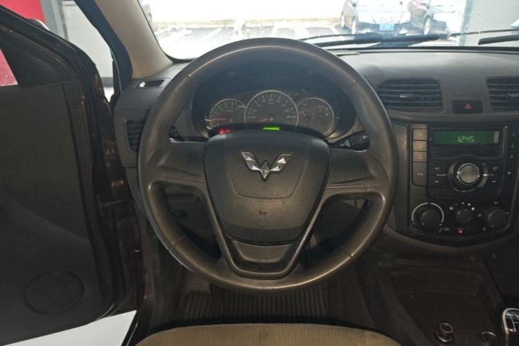 Used Wuling Hongguang 2015 1.2L S Base Model China V Standard Steering Wheel
