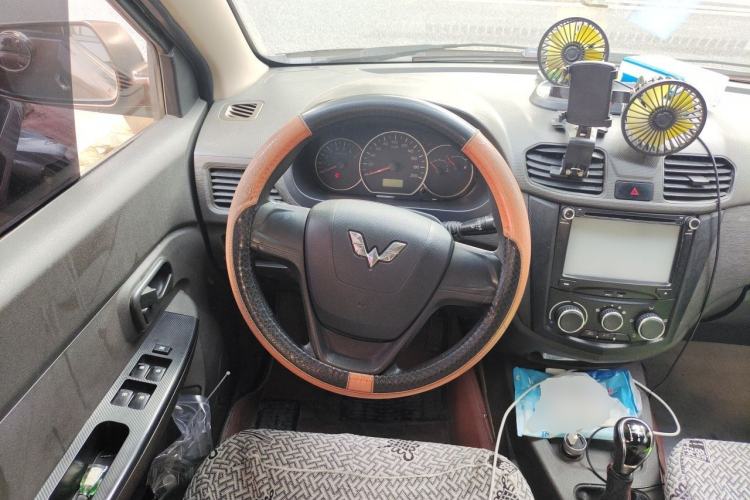Used Wuling Hongguang 2015 1.5L S Base Model China IV Steering Wheel