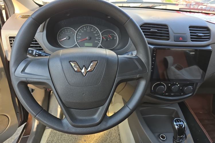 Used Wuling Hongguang 2015 1.2L S Base Model China V Standard Steering Wheel