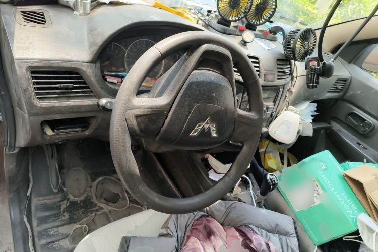 Used Wuling Hongguang 2015 1.5L S Base Model China IV Steering Wheel