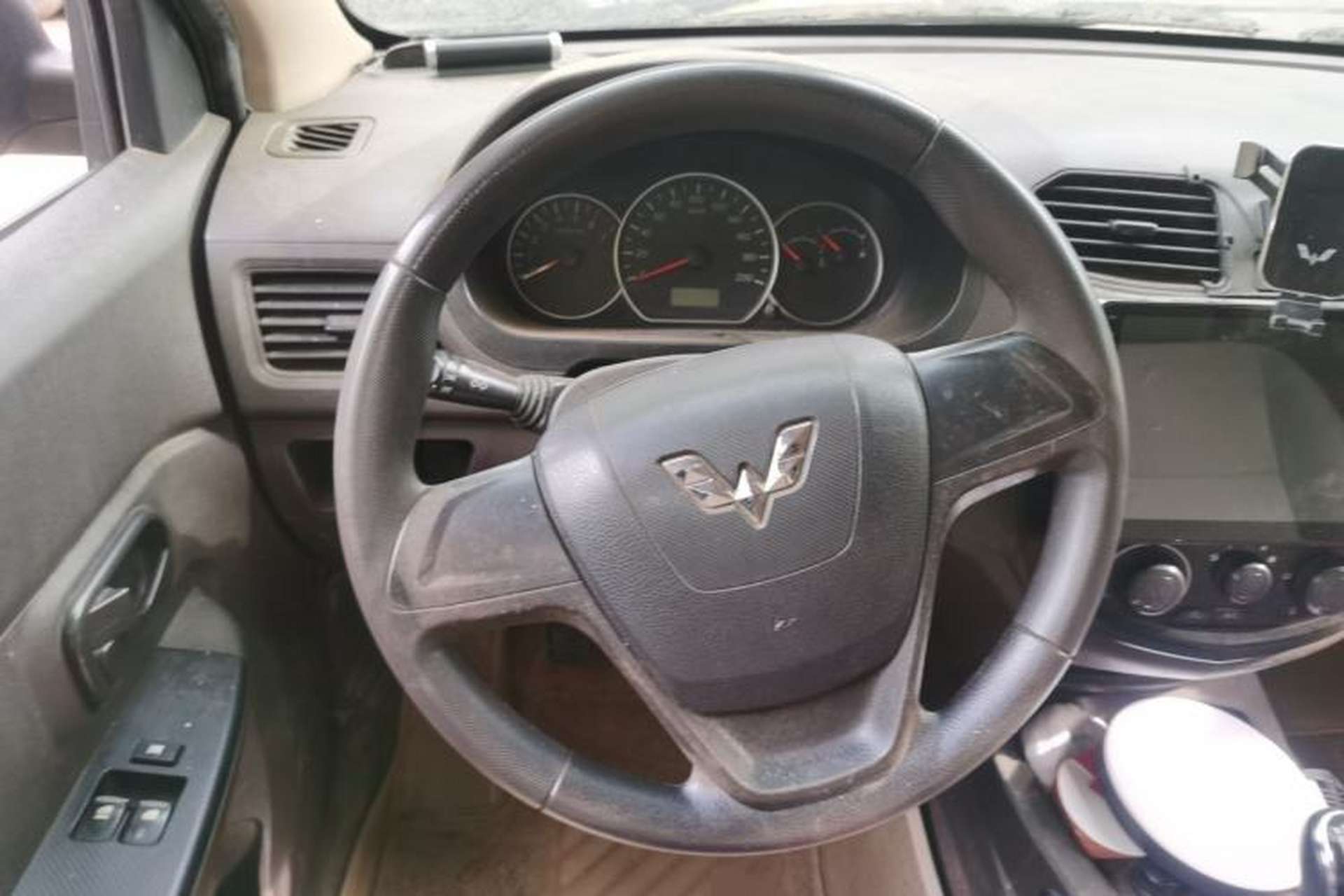 Used Wuling Hongguang 2015 1.5L S Basic Version China V Standard Steering Wheel