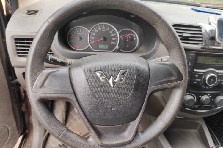 Used Wuling Hongguang 2015 1.5L S Base Model China IV Steering Wheel