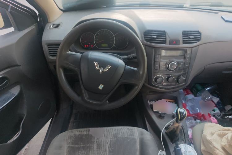 Used Wuling Hongguang 2015 1.2L S Base Model China V Standard Steering Wheel