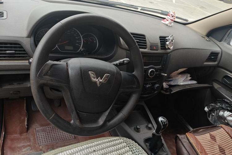 Used Wuling Hongguang 2015 1.2L S Base Model China V Standard Steering Wheel