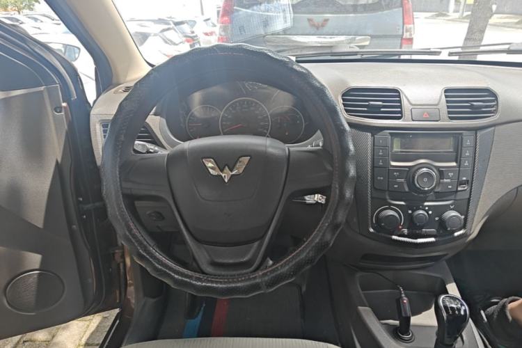 Used Wuling Hongguang 2015 1.2L S Base Model China V Standard Steering Wheel