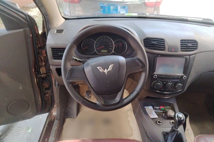 Used Wuling Hongguang 2015 1.2L S Base Model China V Standard Steering Wheel