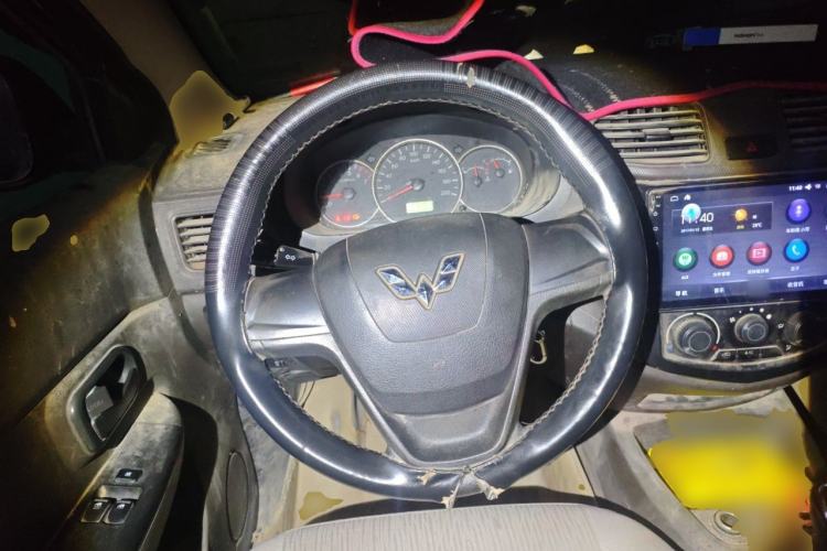 Used Wuling Hongguang 2015 1.5L S Basic Version China V Standard Steering Wheel