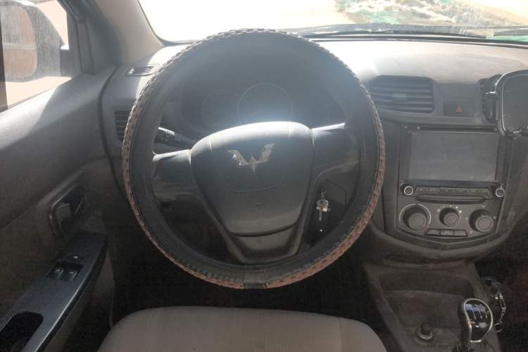 Used Wuling Hongguang 2015 1.2L S Base Model China V Standard Steering Wheel