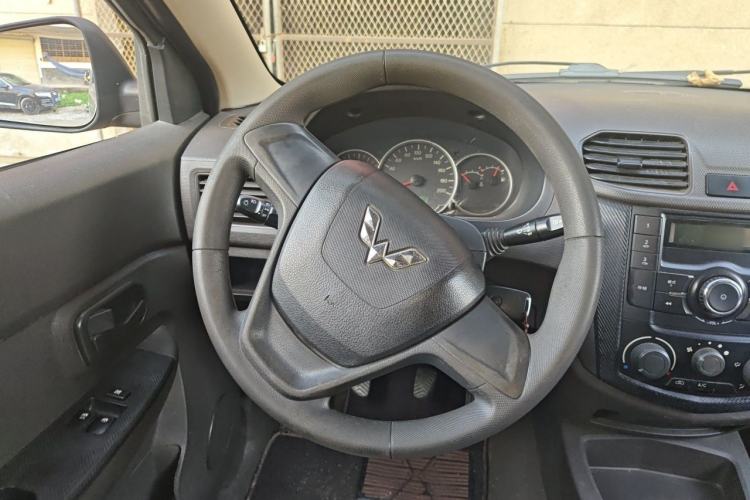Used Wuling Hongguang 2015 1.2L S Base Model China V Standard Steering Wheel