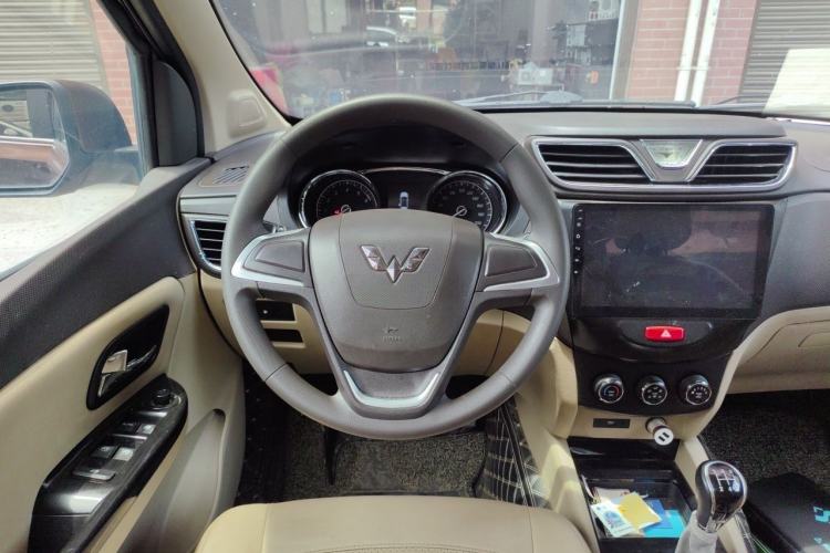 Used Wuling Hongguang 2015 1.5L S1 Comfort China V Standard Steering Wheel